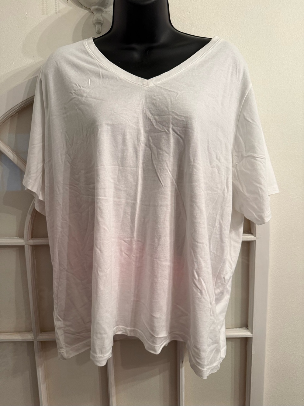 Women’s Lands End 100% Cotton White V-Neck Top Size 2X - XXL every day wear